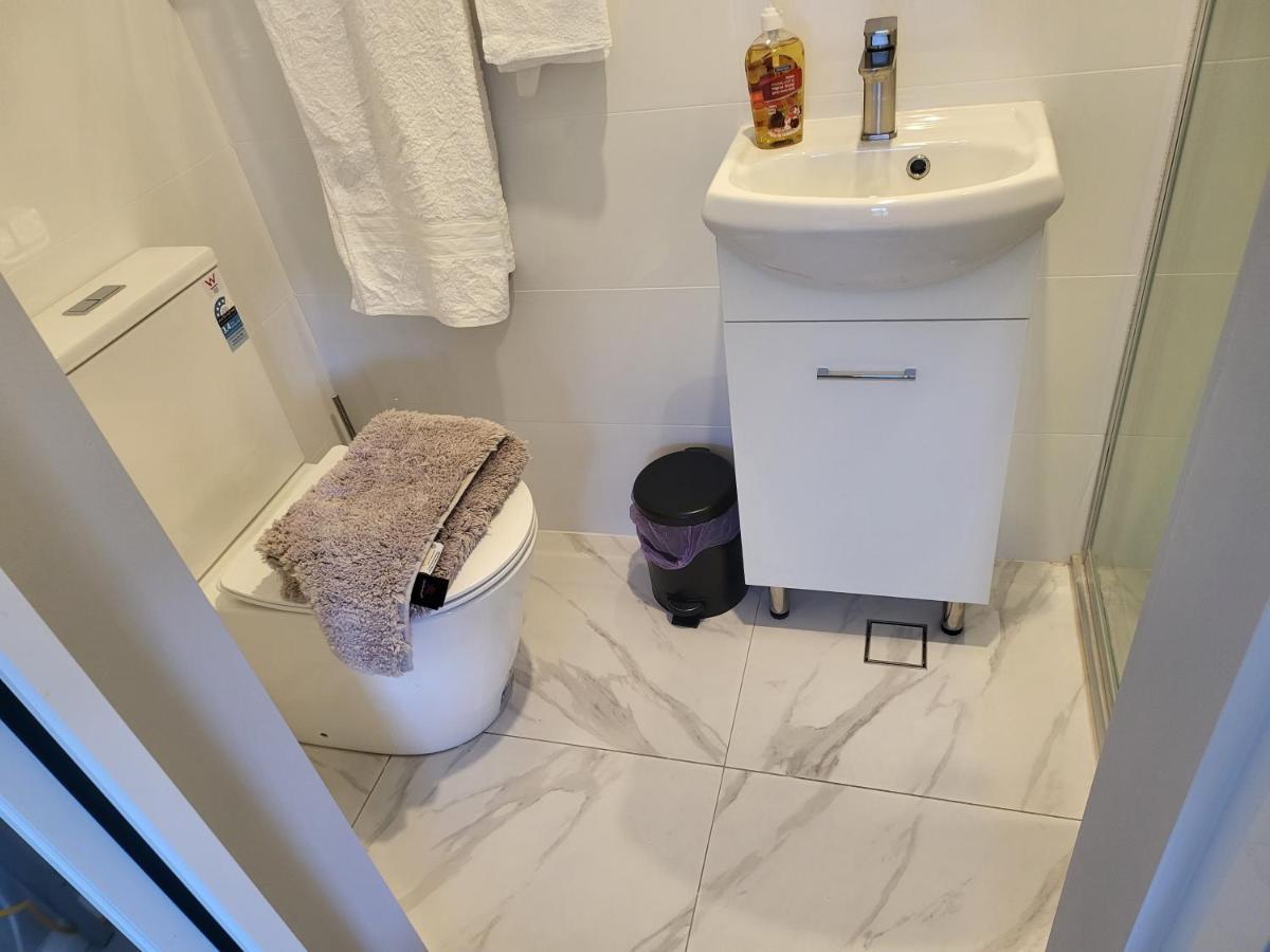 T&V Suites Γουίνσδορ Εξωτερικό φωτογραφία
