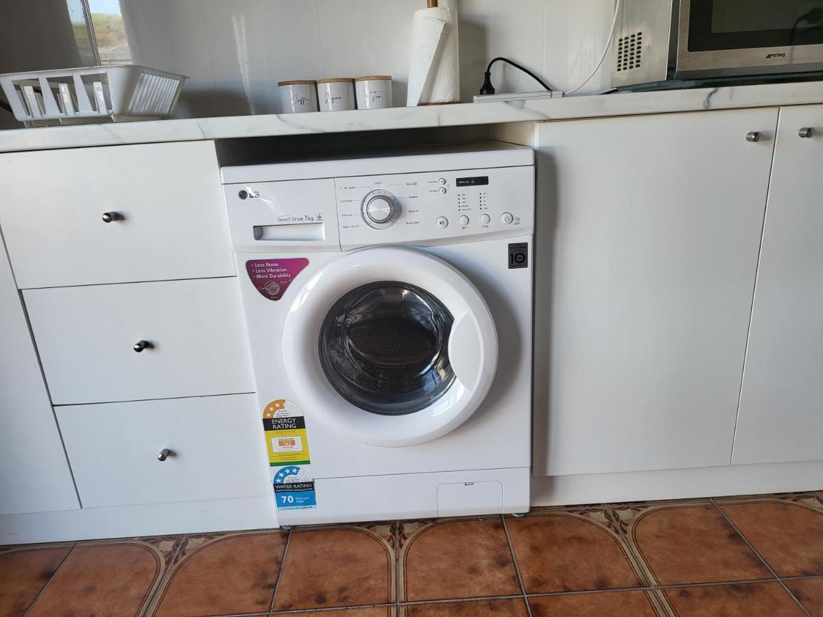 T&V Suites Γουίνσδορ Εξωτερικό φωτογραφία