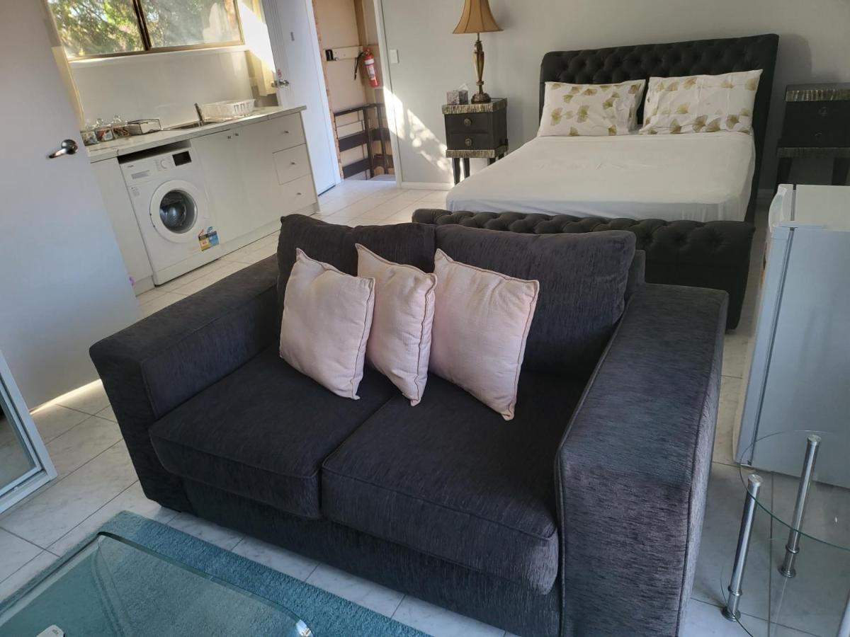 T&V Suites Γουίνσδορ Εξωτερικό φωτογραφία