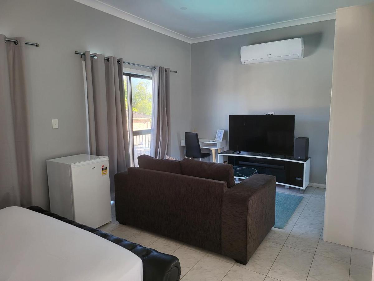 T&V Suites Γουίνσδορ Εξωτερικό φωτογραφία