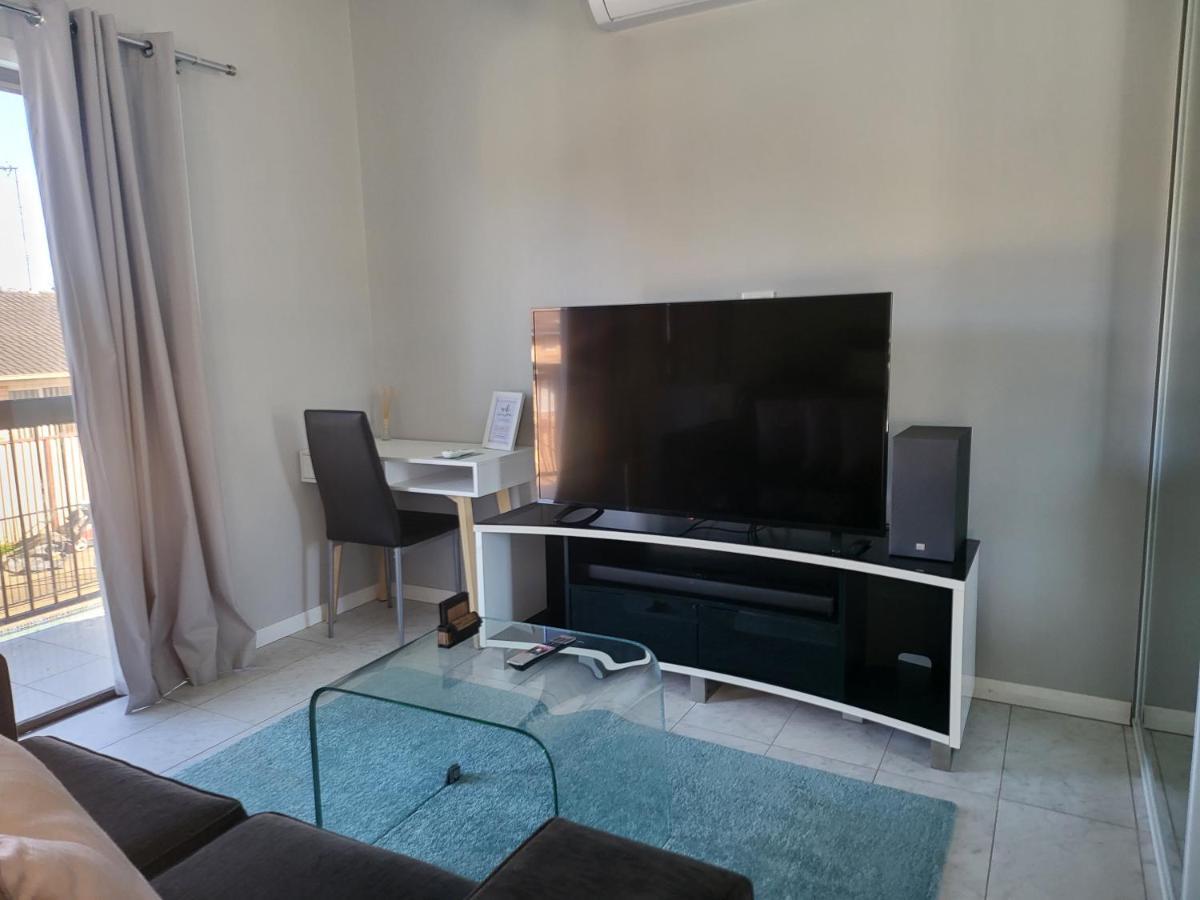 T&V Suites Γουίνσδορ Εξωτερικό φωτογραφία